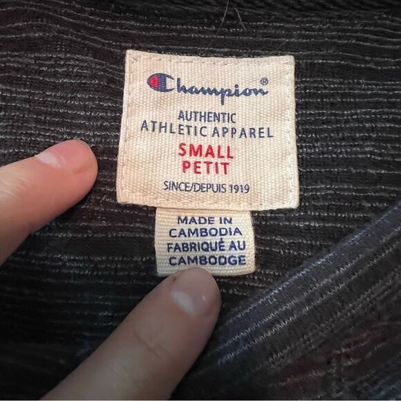 3 for $30! Champion grey crew neck sweater - Picture 4 of 9